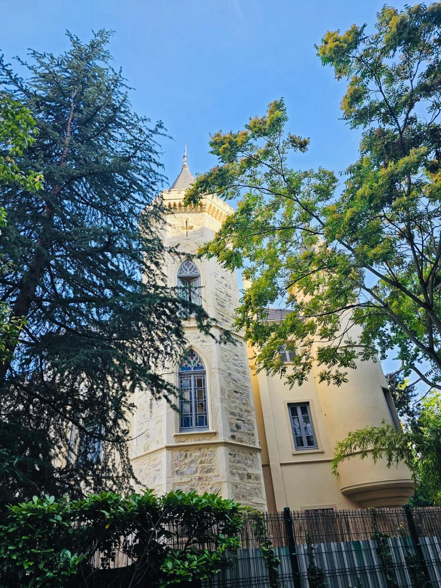 Chateau Grandclement Lyon Villeurbanne Niveau Rdc - Tresor Cache En Ville Avec Vue Piscine Et Parc 维勒班 外观 照片
