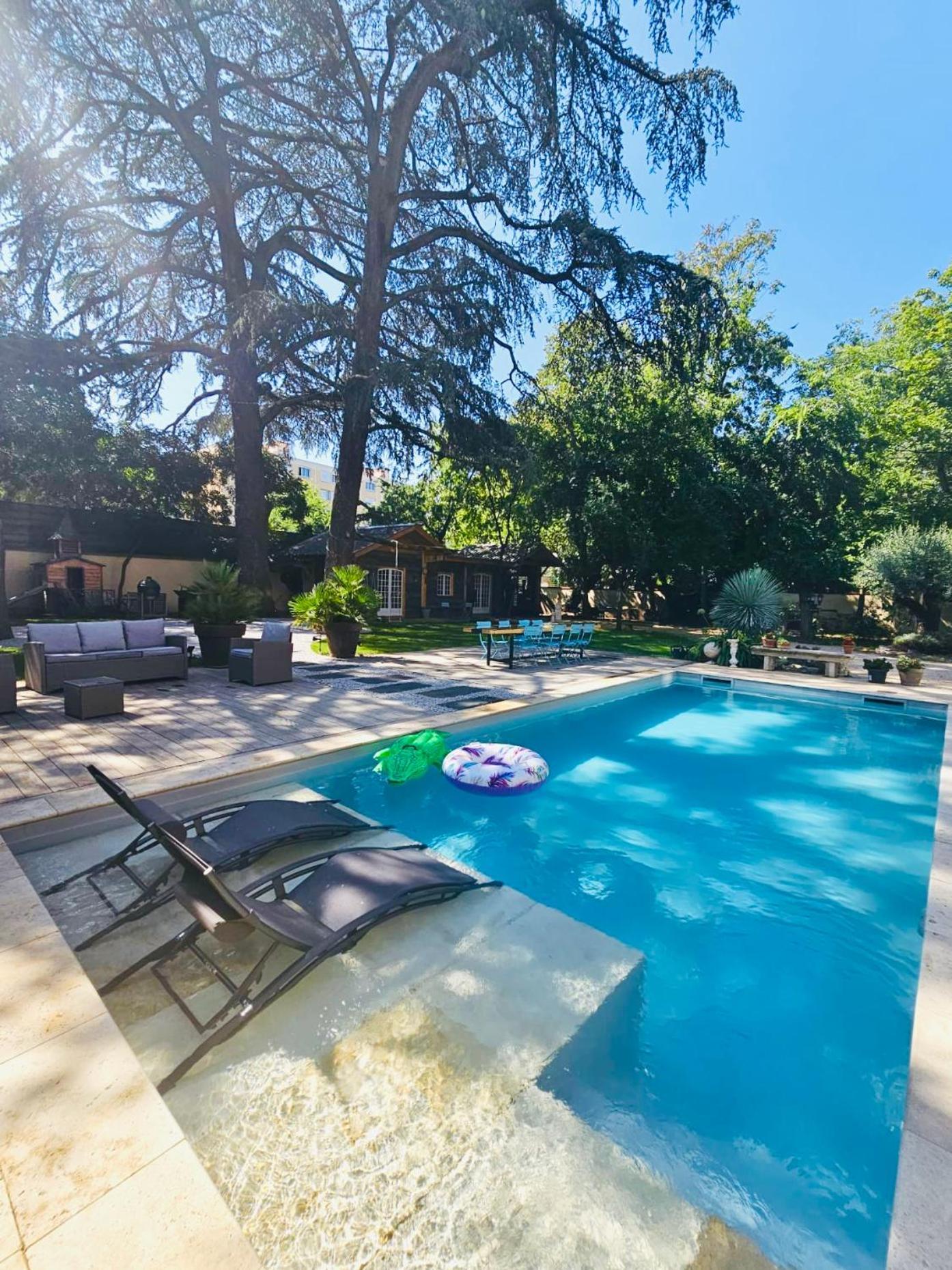 Chateau Grandclement Lyon Villeurbanne Niveau Rdc - Tresor Cache En Ville Avec Vue Piscine Et Parc 维勒班 外观 照片